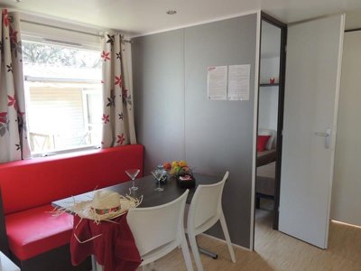 Cliquez pour découvrir toutes les photos de l'HÉBERGEMENT ! mobil-home - Le Domaine De Gajan photo 2