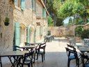 Camping Pas Cher vous présente avec son site Officiel campingpascher.fr, le Camping Saint Gabriel classé 3 étoiles, situé sur la commune de Tarascon dans le département Bouches-du-rhône (Provence Alpes Côte D'azur) en France. Le camping Saint Gabriel vous propose un hébergement de type appartement de 45 m² pour 3 personnes avec climatisation (télévision). L'établissement vous propose 7 autres types d'hébergements. Découvrez tous nos séjours à petits prix dans la commune et aux alentours de Tarascon du département : Bouches-du-rhône (Provence Alpes Côte D'azur). Les Avis clients pour le Camping Saint Gabriel sont excellents avec une note moyenne de 8 sur 10. Piscine chauffée, Piscine extérieure, Animations familiales, Aire de jeux enfants, Baby-foot, Canoë-kayak, Centre équestre, Court de tennis, Cyclisme, Golf, Parcours sportif, Ping-pong, Piscine, Pétanque, Randonnée, Structure gonflable enfants, Tir à l’arc, Trampoline, Bar, Boulangerie, Bureau de tabac, Dépôt de pain, Restaurant, Supermarché, Épicerie,... En savoir plus : cliquez-ICI.