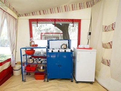 Cliquez pour découvrir toutes les photos de l'HÉBERGEMENT ! tente en toile et bois - EuroPacengo photo 2