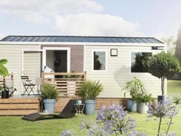 Camping Pas Cher vous présente avec son site Officiel campingpascher.fr, le Camping Paradis - Albret classé 3 étoiles, situé sur la commune de Messanges dans le département Landes (Aquitaine) en France. Le camping Paradis - Albret, vous présente un hébergement de type mobil-home de 27 m² pour 4 personnes avec climatisation et télévision. Le camping Paradis - Albret vous propose du jeudi 30 avril au jeudi 07 mai 2026, en promotion à -11% pour 7 nuits à 169 € au lieu de 190,0 € soit une Économie de 21 €. Cette location propose 90 dates différentes pour réserver votre séjour. Découvrez également les 10 autres gammes d'hébergements du camping. Les Avis clients pour le Camping Paradis - Albret sont excellents avec une note moyenne de 8 sur 10. Animations familiales, Club enfants, Aire de jeux enfants, Ping-pong, Pétanque, Bar, Plats à emporter, Snack/Bar,... En savoir plus : cliquez-ICI.