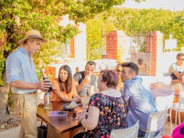 Camping Pas Cher vous présente avec son site Officiel campingpascher.fr, le Camping Domaine D'Anglas classé 5 étoiles, situé sur la commune de Brissac dans le département Hérault (Languedoc Roussillon) en France. Le camping Domaine D'Anglas, vous présente un hébergement de type hébergement insolite de 21 m² pour 1 personne. Le camping Domaine D'Anglas vous propose du vendredi 24 avril au vendredi 01 mai 2026, en promotion à -15% pour 7 nuits à 862,75 € au lieu de 1015,0 € soit une Économie de 152,25 €. Cette location propose 126 dates différentes pour réserver votre séjour. Découvrez également les 12 autres gammes d'hébergements du camping. MerRivière, Piscine extérieure, Animations familiales, Club enfants, Aire de jeux enfants, Canoë-kayak, Golf, Ping-pong, Pétanque, Randonnée, Terrain de football, Bar, Boulangerie, Dépôt de pain, Plats à emporter, Restaurant, Épicerie,... En savoir plus : cliquez-ICI.