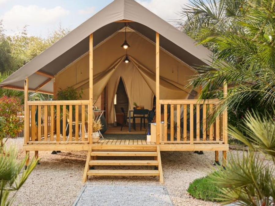 Camping Pas Cher vous présente avec son site Officiel campingpascher.fr, le Camping Le Lomagnol classé 3 étoiles, situé sur la commune de Beaumont De Lomagne dans le département Tarn-et-garonne (Midi Pyrénées) en France. Le camping Le Lomagnol vous propose un hébergement de type tente en toile et bois de 23 m² pour 5 personnes. L'établissement vous propose 7 autres types d'hébergements. Découvrez tous nos séjours à petits prix dans la commune et aux alentours de Beaumont De Lomagne du département : Tarn-et-garonne (Midi Pyrénées). Les Avis clients pour le Camping Le Lomagnol sont excellents avec une note moyenne de 8 sur 10. Animations familiales, Aire de jeux enfants, Canoë-kayak, Centre équestre, Court de tennis, Ping-pong, Pétanque, Terrain multisports, Trampoline, Dépôt de pain, Plats à emporter, Snack/Bar, Épicerie,... En savoir plus : cliquez-ICI.