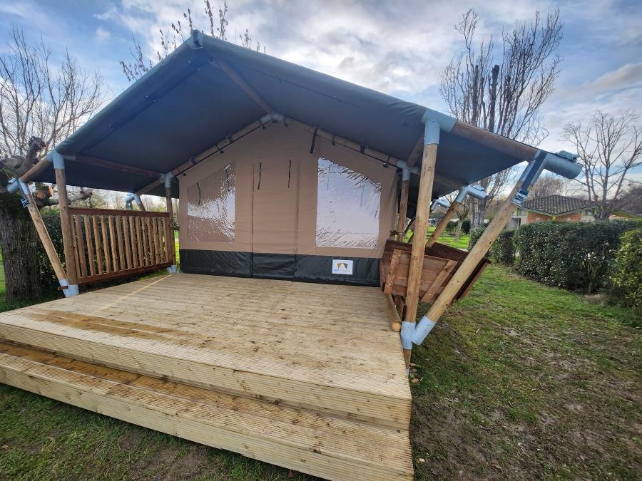 Camping Pas Cher vous présente avec son site Officiel campingpascher.fr, le Camping Le Lomagnol classé 3 étoiles, situé sur la commune de Beaumont De Lomagne dans le département Tarn-et-garonne (Midi Pyrénées) en France. Le camping Le Lomagnol vous propose un hébergement de type tente de 28 m² pour 1 personne. L'établissement vous propose 7 autres types d'hébergements. Découvrez tous nos séjours à petits prix dans la commune et aux alentours de Beaumont De Lomagne du département : Tarn-et-garonne (Midi Pyrénées). Les Avis clients pour le Camping Le Lomagnol sont excellents avec une note moyenne de 8 sur 10. Animations familiales, Aire de jeux enfants, Canoë-kayak, Centre équestre, Court de tennis, Ping-pong, Pétanque, Terrain multisports, Trampoline, Dépôt de pain, Plats à emporter, Snack/Bar, Épicerie,... En savoir plus : cliquez-ICI.