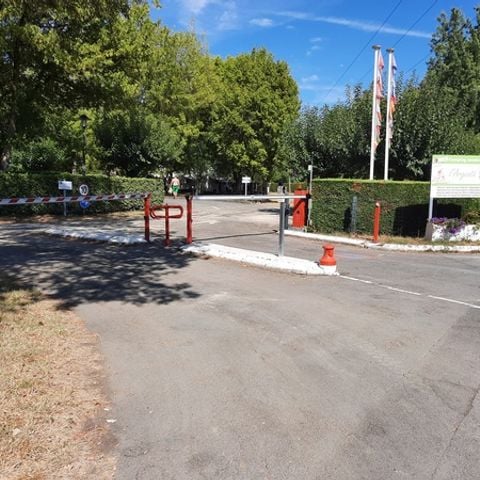 Cliquez pour découvrir toutes les photos de l'ÉTABLISSEMENT ! établissement L'Argenté - Onlycamp photo 5