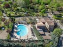 Camping Pas Cher vous présente avec son site Officiel campingpascher.fr, le Camping Les Routes De Provence - Ciela Village classé 3 étoiles, situé sur la commune de Forcalquier dans le département Alpes-de-haute-provence (Provence Alpes Côte D'azur) en France. Le camping Les Routes De Provence - Ciela Village, vous présente un hébergement de type lodge de 16 m². Le camping Les Routes De Provence - Ciela Village vous propose du dimanche 13 septembre au dimanche 20 septembre 2026, en promotion à -14% pour 7 nuits à 204 € au lieu de 238,0 € soit une Économie de 34 €. Cette location propose 55 dates différentes pour réserver votre séjour. Découvrez également les 9 autres gammes d'hébergements du camping. Les Avis clients pour le Camping Les Routes De Provence - Ciela Village sont excellents avec une note moyenne de 8 sur 10. Piscine chauffée, Piscine extérieure, Animation enfants, Animations familiales, Aire de jeux enfants, Baby-foot, Centre équestre, Cyclisme, Pétanque, Randonnée, Terrain de football, Terrain de volley-ball, Boulangerie, Bureau de tabac, Snack/Bar, Supermarché, Épicerie,... En savoir plus : cliquez-ICI.