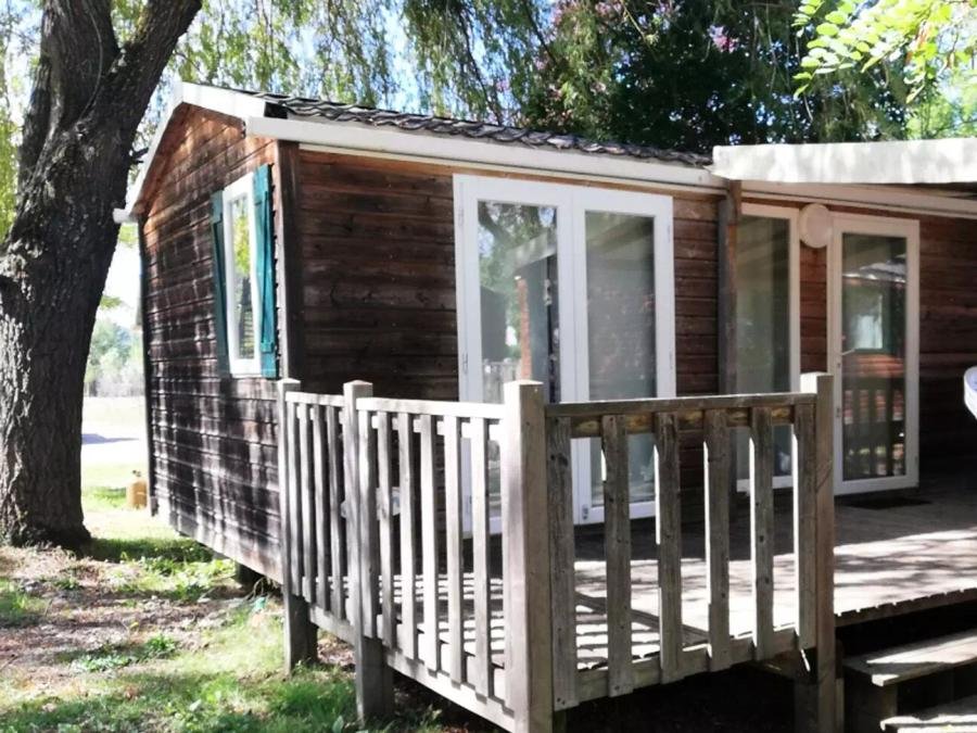 Camping Pas Cher vous présente avec son site Officiel campingpascher.fr, le Camping Tikayan La Célestine classé 3 étoiles, situé sur la commune de Beynes dans le département Alpes-de-haute-provence (Provence Alpes Côte D'azur) en France. Le camping Tikayan La Célestine, vous présente un hébergement de type mobil-home de 31 m² pour 1 personne avec climatisation. Le camping Tikayan La Célestine vous proposeun séjour PAS CHER avec une REMISEdu vendredi 05 juin au vendredi 12 juin 2026 avec une PROMO de DERNIÈRE MINUTE, en promotion à -33% pour 7 nuits à 259 € au lieu de 386,57 € soit une Économie de 127,57 €. Cette location propose 69 dates différentes pour réserver votre séjour. Découvrez également les 8 autres gammes d'hébergements du camping. Les Avis clients pour le Camping Tikayan La Célestine sont excellents avec une note moyenne de 8 sur 10. Rivière, Lagon, Aire de jeux enfants, Court de tennis, Cyclisme, Golf, Ping-pong, Pétanque, Randonnée, Terrain de badminton, Terrain de football, Terrain de volley-ball, Food truck, Restaurant, Supermarché, Épicerie,... En savoir plus : cliquez-ICI.