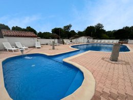 Camping Pas Cher vous présente avec son site Officiel campingpascher.fr, le Établissement Le Fief D'Anduze, situé sur la commune de Massillargues Attuech dans le département Gard (Languedoc-roussillon) en France. L'établissement Le Fief D'Anduze vous propose un hébergement de type mobilhome de 28 m². L'établissement vous propose 8 autres types d'hébergements. Découvrez tous nos séjours à petits prix dans la commune et aux alentours de Massillargues Attuech du département : Gard (Languedoc-roussillon).... En savoir plus : cliquez-ICI.