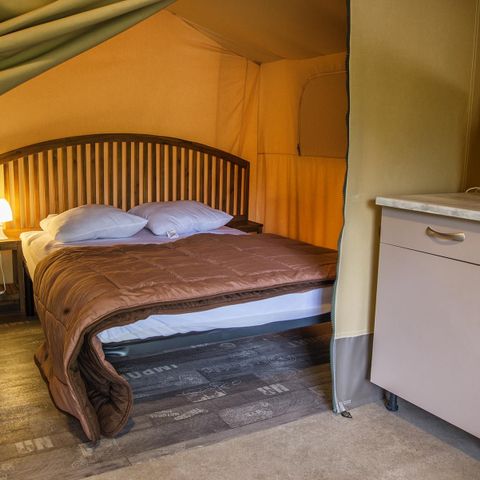 Cliquez pour découvrir toutes les photos de l'HÉBERGEMENT ! tente toile et bois - La Salendrinque photo 3