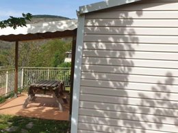 Camping Pas Cher vous présente avec son site Officiel campingpascher.fr, le Camping De La Cascade classé 4 étoiles, situé sur la commune de Saint Rome De Tarn dans le département Aveyron (Midi Pyrénées) en France. Le camping De La Cascade, vous présente un hébergement de type mobil-home de 30 m² pour 4 personnes et télévision. Le camping De La Cascade vous propose du mercredi 01 avril au mercredi 08 avril 2026 pour 7 nuits à 300€. Cette location propose 139 dates différentes pour réserver votre séjour. Découvrez également les 16 autres gammes d'hébergements du camping. Les Avis clients pour le Camping De La Cascade sont excellents avec une note moyenne de 9 sur 10. Rivière, Piscine chauffée, Piscine extérieure, Animation enfants, Animations familiales, Aire de jeux enfants, Canoë-kayak, Ping-pong, Pétanque, Salle de jeux vidéo, Structure gonflable enfants, Terrain multisports, Bar, Bureau de tabac, Dépôt de pain, Pizzeria, Restaurant, Station-service, Supermarché, Épicerie,... En savoir plus : cliquez-ICI.