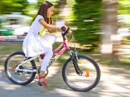 Camping Pas Cher vous présente avec son site Officiel campingpascher.fr, le Camping Paradis Du Viaduc classé 4 étoiles, situé sur la commune de Millau dans le département Aveyron (Midi Pyrénées) en France. Le camping Paradis Du Viaduc vous propose un hébergement de type mobil-home de 28 m² avec climatisation. L'établissement vous propose 8 autres types d'hébergements. Découvrez tous nos séjours à petits prix dans la commune et aux alentours de Millau du département : Aveyron (Midi Pyrénées). Les Avis clients pour le Camping Paradis Du Viaduc sont excellents avec une note moyenne de 8 sur 10. Rivière, Piscine chauffée, Piscine extérieure, Animation enfants, Animations familiales, Aire de jeux enfants, Ping-pong, Pétanque, Salle de jeux vidéo, Terrain multisports, Bar, Dépôt de pain, Plats à emporter, Restaurant, Snack/Bar, Épicerie,... En savoir plus : cliquez-ICI.