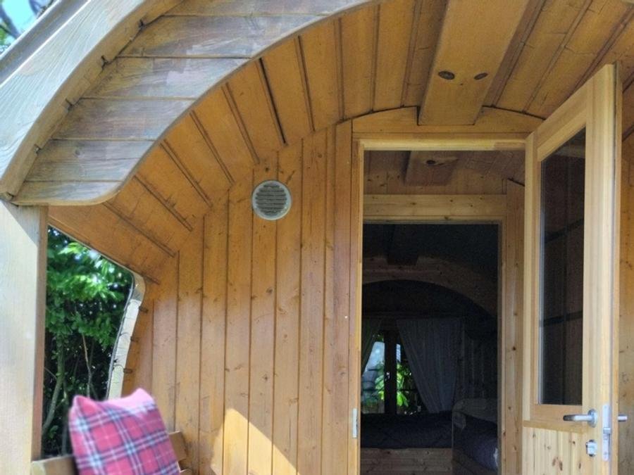 Camping Pas Cher vous présente avec son site Officiel campingpascher.fr, le Camping Les Cantarelles - Ciela Village classé 3 étoiles, situé sur la commune de Alrance dans le département Aveyron (Midi Pyrénées) en France. Le camping Les Cantarelles - Ciela Village vous propose un hébergement de type hébergement insolite de 9 m². Cet hébergement propose plus de 108 dates différentes pour réserver ! Pour dévouvrir la période la moins chère, consultez la rubrique 'Tarifs' et sélectionnez votre mois de départ. L'établissement vous propose 10 autres types d'hébergements. Découvrez tous nos séjours à petits prix dans la commune et aux alentours de Alrance du département : Aveyron (Midi Pyrénées). Les Avis clients pour le Camping Les Cantarelles - Ciela Village sont excellents avec une note moyenne de 8 sur 10. Lac, Piscine chauffée, Piscine extérieure, Animations familiales, Club enfants, Aire de jeux enfants, Baby-foot, Parcours sportif, Ping-pong, Pétanque, Trampoline, Bar, Restaurant, Snack/Bar, Épicerie,... En savoir plus : cliquez-ICI.