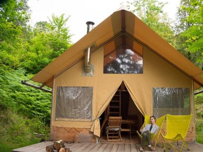 Cliquez pour découvrir toutes les photos de l'HÉBERGEMENT ! tente en toile et bois - Bivouac Nature photo 3