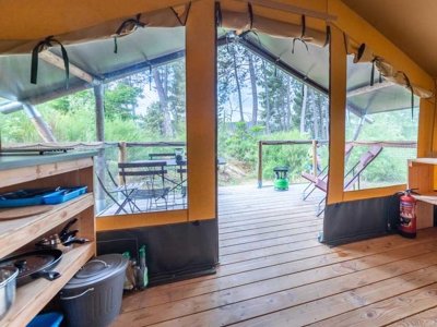 Cliquez pour découvrir toutes les photos de l'HÉBERGEMENT ! tente en toile et bois - Bivouac Nature photo 4