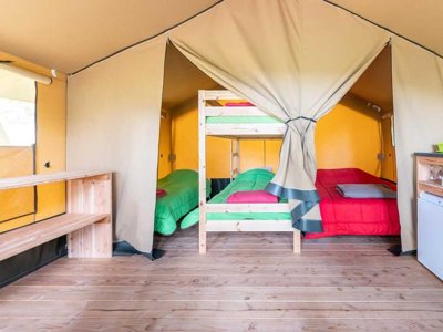 Cliquez pour découvrir toutes les photos de l'HÉBERGEMENT ! tente en toile et bois - Bivouac Nature photo 5