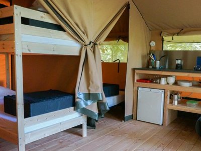 Cliquez pour découvrir toutes les photos de l'HÉBERGEMENT ! tente en toile et bois - Bivouac Nature photo 9