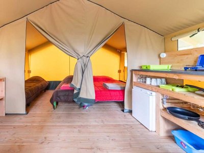 Cliquez pour découvrir toutes les photos de l'HÉBERGEMENT ! tente en toile et bois - Bivouac Nature photo 4