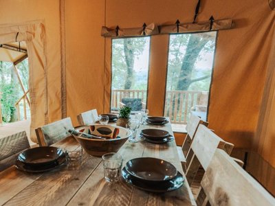 Cliquez pour découvrir toutes les photos de l'HÉBERGEMENT ! tente en toile et bois - Sunêlia La Clémentine photo 9