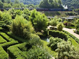 Camping Pas Cher vous présente avec son site Officiel campingpascher.fr, le Camping Sunêlia La Clémentine classé 4 étoiles, situé sur la commune de Cendras dans le département Gard (Languedoc Roussillon) en France. Le camping Sunêlia La Clémentine, vous présente un hébergement de type tente en toile et bois pour 1 personne. Le camping Sunêlia La Clémentine vous propose du vendredi 11 septembre au vendredi 18 septembre 2026, en promotion à -19% pour 7 nuits à 259,20 € au lieu de 320,0 € soit une Économie de 60,80 €. Cette location propose 59 dates différentes pour réserver votre séjour. Découvrez également les 14 autres gammes d'hébergements du camping. Les Avis clients pour le Camping Sunêlia La Clémentine sont excellents avec une note moyenne de 8 sur 10. Lagon, Piscine extérieure, Animations familiales, Club enfants, Aire de jeux enfants, Baby-foot, Court de padel en extérieur, Ping-pong, Structure gonflable enfants, Terrain de badminton, Terrain multisports, Dépôt de pain, Restaurant, Snack/Bar, Station-service, Supermarché, Épicerie,... En savoir plus : cliquez-ICI.