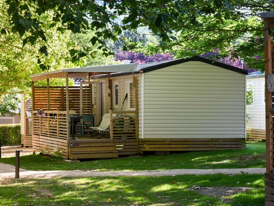 Camping Pas Cher vous présente avec son site Officiel campingpascher.fr, le Camping Le Noble Val classé 2 étoiles, situé sur la commune de Saint Antonin Noble Val dans le département Tarn-et-garonne (Midi Pyrénées) en France. Le camping Le Noble Val, vous présente un hébergement de type mobil-home de 31 m² pour 6 personnes avec climatisation. Le camping Le Noble Val vous proposeun séjour PAS CHER avec une REMISEdu vendredi 04 septembre au vendredi 11 septembre 2026, en promotion à -44% pour 7 nuits à 330,40 € au lieu de 590,0 € soit une Économie de 259,60 €. Cette location propose 10 dates différentes pour réserver votre séjour. Découvrez également les 3 autres gammes d'hébergements du camping. Les Avis clients pour le Camping Le Noble Val sont de 7 sur 10. Rivière, Piscine extérieure, Animations familiales, Club enfants, Aire de jeux enfants, Canoë-kayak, Paddle, Ping-pong, Pétanque, Randonnée, Terrain multisports, Bar, Restaurant, Snack/Bar, Épicerie,... En savoir plus : cliquez-ICI.
