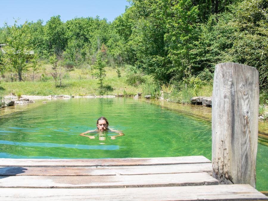 Camping Pas Cher vous présente avec son site Officiel campingpascher.fr, le Camping Le Camp classé 3 étoiles, situé sur la commune de Varen dans le département Tarn-et-garonne (Midi Pyrénées) en France. Le camping Le Camp vous propose un hébergement de type tente en toile et bois pour 7 personnes. L'établissement vous propose 7 autres types d'hébergements. Découvrez tous nos séjours à petits prix dans la commune et aux alentours de Varen du département : Tarn-et-garonne (Midi Pyrénées). Piscine extérieure, Animations familiales, Aire de jeux enfants, Canoë-kayak, Cyclisme, Escalade, Parcours sportif, Ping-pong, Pétanque, Plats à emporter,... En savoir plus : cliquez-ICI.