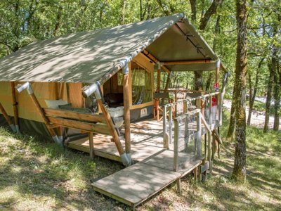 Cliquez pour découvrir toutes les photos de l'HÉBERGEMENT ! tente en toile et bois - Le Camp photo 10