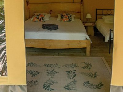 Cliquez pour découvrir toutes les photos de l'HÉBERGEMENT ! tente en toile et bois - Le Camp photo 13
