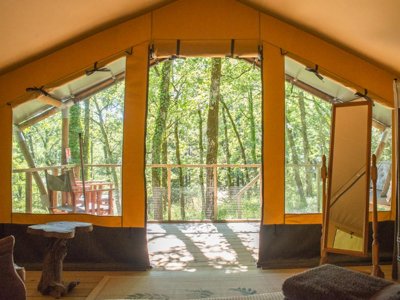 Cliquez pour découvrir toutes les photos de l'HÉBERGEMENT ! tente en toile et bois - Le Camp photo 14
