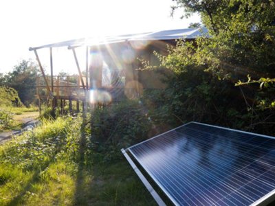 Cliquez pour découvrir toutes les photos de l'HÉBERGEMENT ! tente en toile et bois - Le Camp photo 11