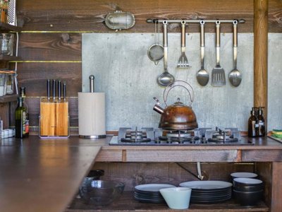 Cliquez pour découvrir toutes les photos de l'HÉBERGEMENT ! tente en toile et bois - Le Camp photo 14