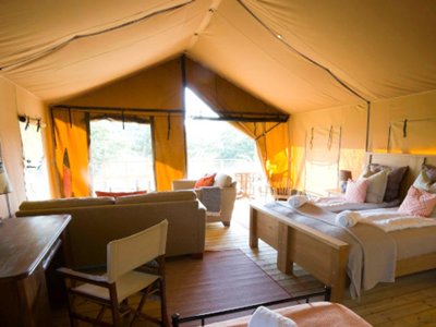 Cliquez pour découvrir toutes les photos de l'HÉBERGEMENT ! tente en toile et bois - Le Camp photo 8