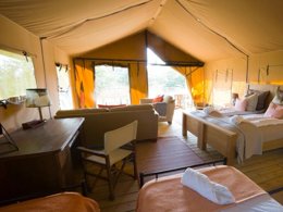 Camping Pas Cher vous présente avec son site Officiel campingpascher.fr, le Camping Le Camp classé 3 étoiles, situé sur la commune de Varen dans le département Tarn-et-garonne (Midi Pyrénées) en France. Le camping Le Camp, vous présente un hébergement de type tente en toile et bois. Le camping Le Camp vous propose du vendredi 29 mai au vendredi 05 juin 2026, en promotion à -28% pour 7 nuits à 463 € au lieu de 645,0 € soit une Économie de 182 €. Cette location propose 94 dates différentes pour réserver votre séjour. Découvrez également les 7 autres gammes d'hébergements du camping. Piscine extérieure, Animations familiales, Aire de jeux enfants, Canoë-kayak, Cyclisme, Escalade, Parcours sportif, Ping-pong, Pétanque, Plats à emporter,... En savoir plus : cliquez-ICI.