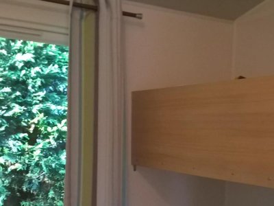 Cliquez pour découvrir toutes les photos de l'HÉBERGEMENT ! bungalow toilé - Des Favards photo 3