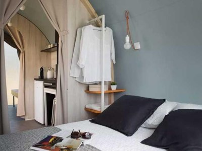 Cliquez pour découvrir toutes les photos de l'HÉBERGEMENT ! hébergement insolite - Les Dolmens photo 4