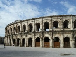 Camping Pas Cher vous présente avec son site Officiel campingpascher.fr, le Camping Beau Rivage classé 4 étoiles, situé sur la commune de Saint Ambroix dans le département Gard (Languedoc Roussillon) en France. Le camping Beau Rivage, vous présente un hébergement de type lodge pour 4 personnes avec climatisation et télévision. Le camping Beau Rivage vous propose du sam. 11 juillet au sam. 18 juillet 2026, en promotion à -5% pour 7 nuits à 1090,60 € au lieu de 1148,0 € soit une Économie de 57,40 €. Cette location propose 96 dates différentes pour réserver votre séjour. Découvrez également les 5 autres gammes d'hébergements du camping. Les Avis clients pour le Camping Beau Rivage sont excellents avec une note moyenne de 8 sur 10. Rivière, Piscine chauffée, Piscine extérieure, Animations familiales, Aire de jeux enfants, Baby-foot, Canoë-kayak, Centre équestre, Ping-pong, Pétanque, Randonnée, Terrain multisports, Bar, Dépôt de pain, Restaurant, Supermarché,... En savoir plus : cliquez-ICI.