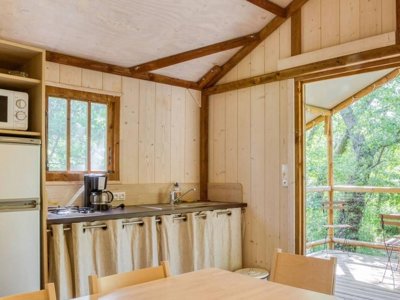 Cliquez pour découvrir toutes les photos de l'HÉBERGEMENT ! tente en toile et bois - Flower Les Rives De L'Aygues photo 3