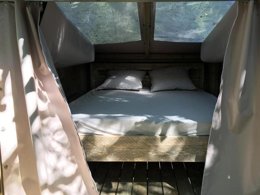 Camping Pas Cher vous présente avec son site Officiel campingpascher.fr, le Camping Suze Luxe Nature classé 4 étoiles, situé sur la commune de Suze La Rousse dans le département Drome (Rhône Alpes) en France. Le camping Suze Luxe Nature, vous présente un hébergement de type lodge de 30 m² avec climatisation. Le camping Suze Luxe Nature vous propose du vendredi 01 mai au vendredi 08 mai 2026 pour 7 nuits à 966€. Cette location propose 138 dates différentes pour réserver votre séjour. Découvrez également les 15 autres gammes d'hébergements du camping. Piscine extérieure, Aire de jeux enfants, Ping-pong, Dépôt de pain, Restaurant, Épicerie,... En savoir plus : cliquez-ICI.