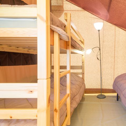 Cliquez pour découvrir toutes les photos de l'HÉBERGEMENT ! tente toile et bois - Koawa Les Princes D'Orange photo 3