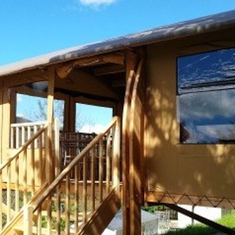 Cliquez pour découvrir toutes les photos de l'HÉBERGEMENT ! tente toile et bois - Koawa Les Princes D'Orange photo 2