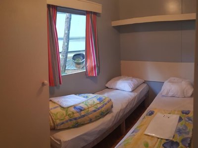 Cliquez pour découvrir toutes les photos de l'HÉBERGEMENT ! mobil-home - Parc Saint Sauvayre photo 3