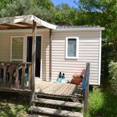 Camping Pas Cher vous présente avec son site Officiel campingpascher.fr, le Camping De L'Ardèche classé 2 étoiles, situé sur la commune de Salavas dans le département Ardèche (Rhône Alpes) en France. Le camping De L'Ardèche vous propose un hébergement de type mobil-home de 25 m² avec climatisation. L'établissement vous propose 2 autres types d'hébergements. Découvrez tous nos séjours à petits prix dans la commune et aux alentours de Salavas du département : Ardèche (Rhône Alpes). Les Avis clients pour le Camping De L'Ardèche sont de 7 sur 10. Animations familiales, Aire de jeux enfants, Canoë-kayak, Ping-pong, Terrain de volley-ball, Bar, Boulangerie, Dépôt de pain, Snack/Bar, Supermarché,... En savoir plus : cliquez-ICI.