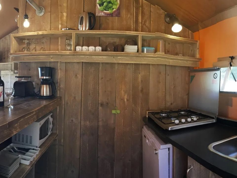Cliquez pour découvrir toutes les photos de l'HÉBERGEMENT ! lodge - Arc En Ciel photo 4