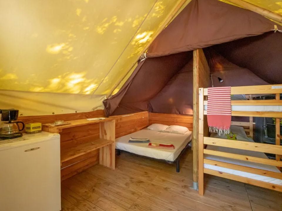 Cliquez pour découvrir toutes les photos de l'HÉBERGEMENT ! lodge - camping Arc En Ciel photo 2