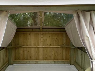 Cliquez pour découvrir toutes les photos de l'HÉBERGEMENT ! hébergement insolite - La Chêneraie **** photo 2