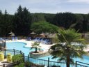 Camping Pas Cher vous présente avec son site Officiel campingpascher.fr, le Camping Le Domaine De Guillalmes classé 3 étoiles, situé sur la commune de Fumel dans le département Lot-et-garonne (Aquitaine) en France. Le camping Le Domaine De Guillalmes, vous présente un hébergement de type chalet. Le camping Le Domaine De Guillalmes vous proposeun séjour PAS CHER avec une REMISEdu sam. 06 juin au sam. 13 juin 2026, en promotion à -48% pour 7 nuits à 149 € au lieu de 290,0 € soit une Économie de 141 €. Cette location propose 23 dates différentes pour réserver votre séjour. Découvrez également les 1 autres gammes d'hébergements du camping. Piscine extérieure, Animations familiales, Aire de jeux enfants, Canoë-kayak, Centre équestre, Court de tennis, Cyclisme, Ping-pong, Pétanque, Randonnée, Terrain multisports, Bar, Snack/Bar,... En savoir plus : cliquez-ICI.