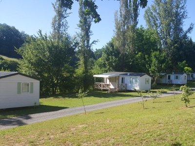 Cliquez pour découvrir toutes les photos de l'HÉBERGEMENT ! mobil-home - Le Valenty photo 4