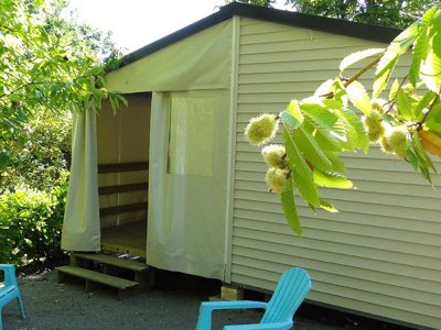 Cliquez pour découvrir toutes les photos de l'HÉBERGEMENT ! bungalow toilé - Les Châtaigniers photo 3