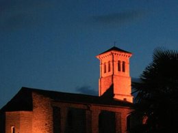 Camping Pas Cher vous présente avec son site Officiel campingpascher.fr, le Camping Les Châtaigniers classé 2 étoiles, situé sur la commune de Ribes dans le département Ardèche (Rhône Alpes) en France. Le camping Les Châtaigniers, vous présente un hébergement de type bungalow toilé de 18 m². Le camping Les Châtaigniers vous propose du sam. 18 avril au sam. 25 avril 2026 pour 7 nuits à 245€. Cette location propose 97 dates différentes pour réserver votre séjour. Découvrez également les 11 autres gammes d'hébergements du camping. Les Avis clients pour le Camping Les Châtaigniers sont excellents avec une note moyenne de 9 sur 10. Piscine extérieure, Aire de jeux enfants, Canoë-kayak, Centre équestre, Court de tennis, Ping-pong, Pétanque, Randonnée, Dépôt de pain,... En savoir plus : cliquez-ICI.