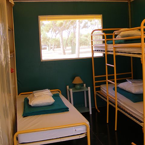 Cliquez pour découvrir toutes les photos de l'HÉBERGEMENT ! bungalow toilé - Le Retourtier photo 2