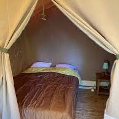 Cliquez pour découvrir toutes les photos de l'HÉBERGEMENT ! bungalow toilé - Le Retourtier photo 2