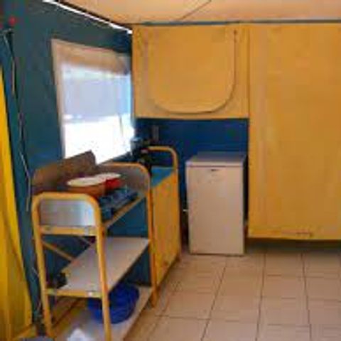 Cliquez pour découvrir toutes les photos de l'HÉBERGEMENT ! bungalow toilé - Le Retourtier photo 3